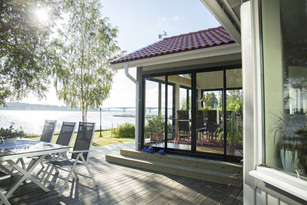 Ommålad träfasad med täckfärg, Saltsjöbaden Garvkroken